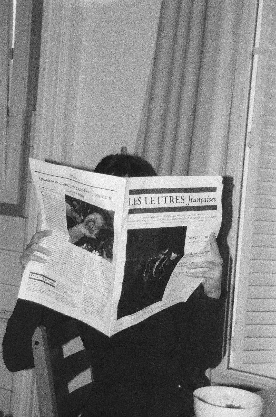people reading news about science